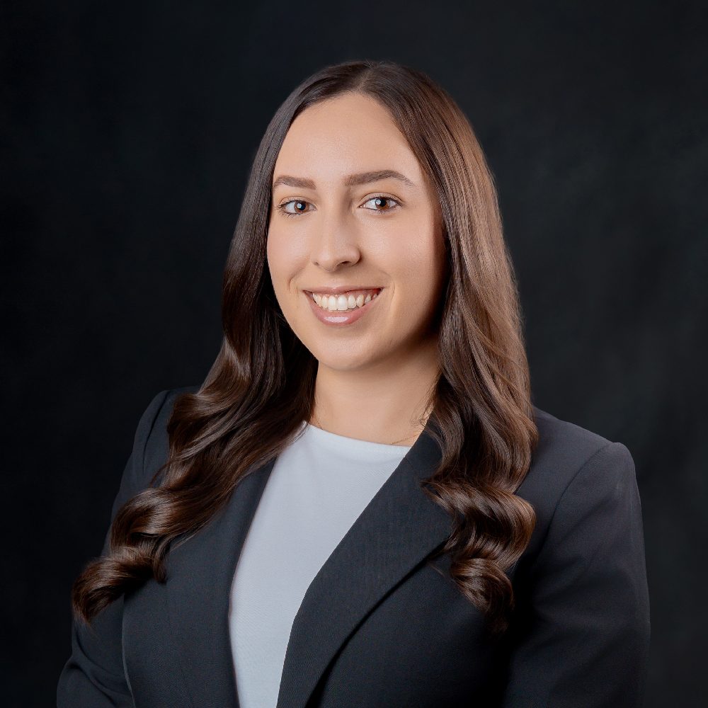 //renuvabeauty.com/cdn/shop/files/ball-janik-amanda-gonzalez-headshot.jpg?v=1759961869